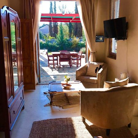 Отель The Ibis Lounge Nieu-Bethesda Экстерьер фото
