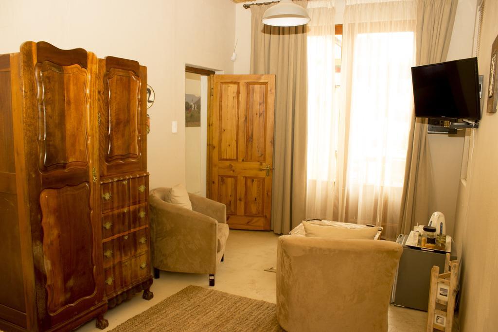Отель The Ibis Lounge Nieu-Bethesda Экстерьер фото